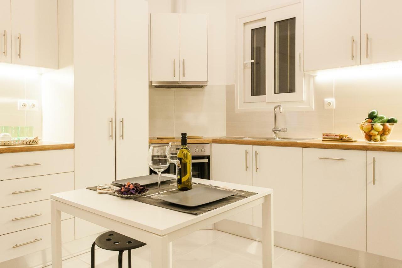 Classy And Stylish Private Apartment At Acropolis Museum Metro Station 아테네 외부 사진