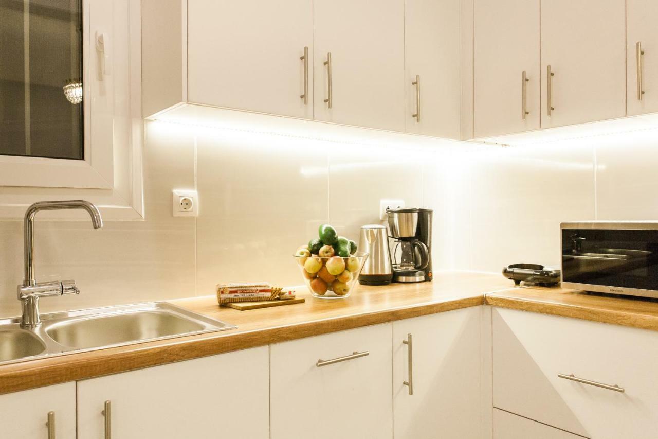 Classy And Stylish Private Apartment At Acropolis Museum Metro Station 아테네 외부 사진